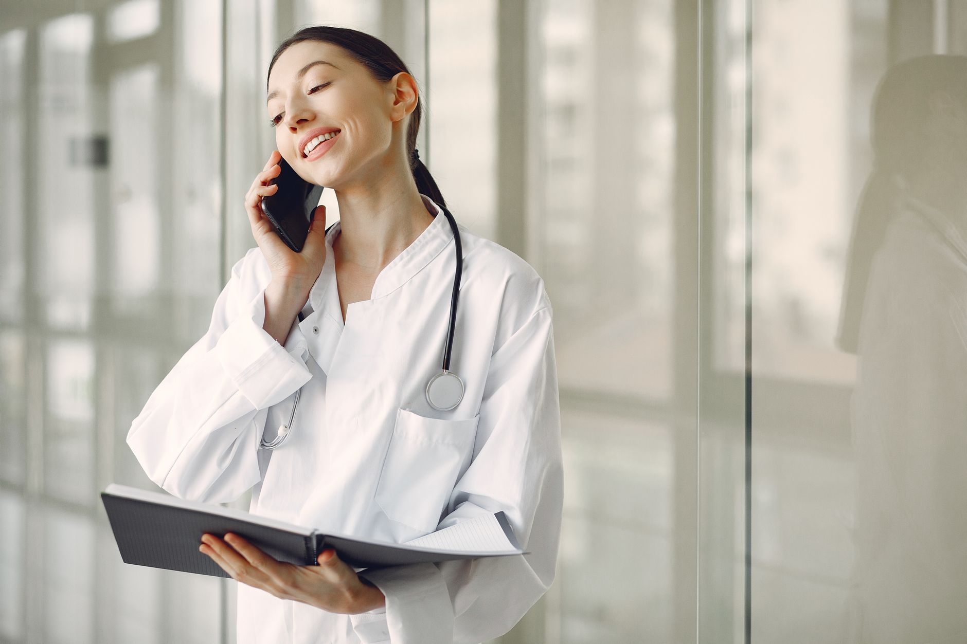 Provider taking a direct phone call with a concierge membership patient in Phoenix, AZ